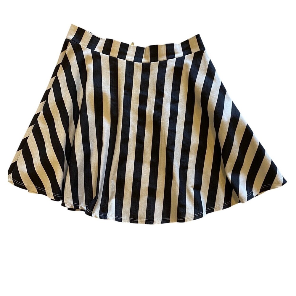 Moonlight Skirt Size Med Black White Stripe Skater Red Zipper Accent USA - Picture 1 of 6